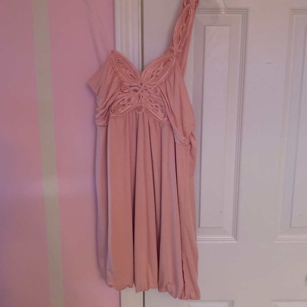 Too busty for one shoulder tops.